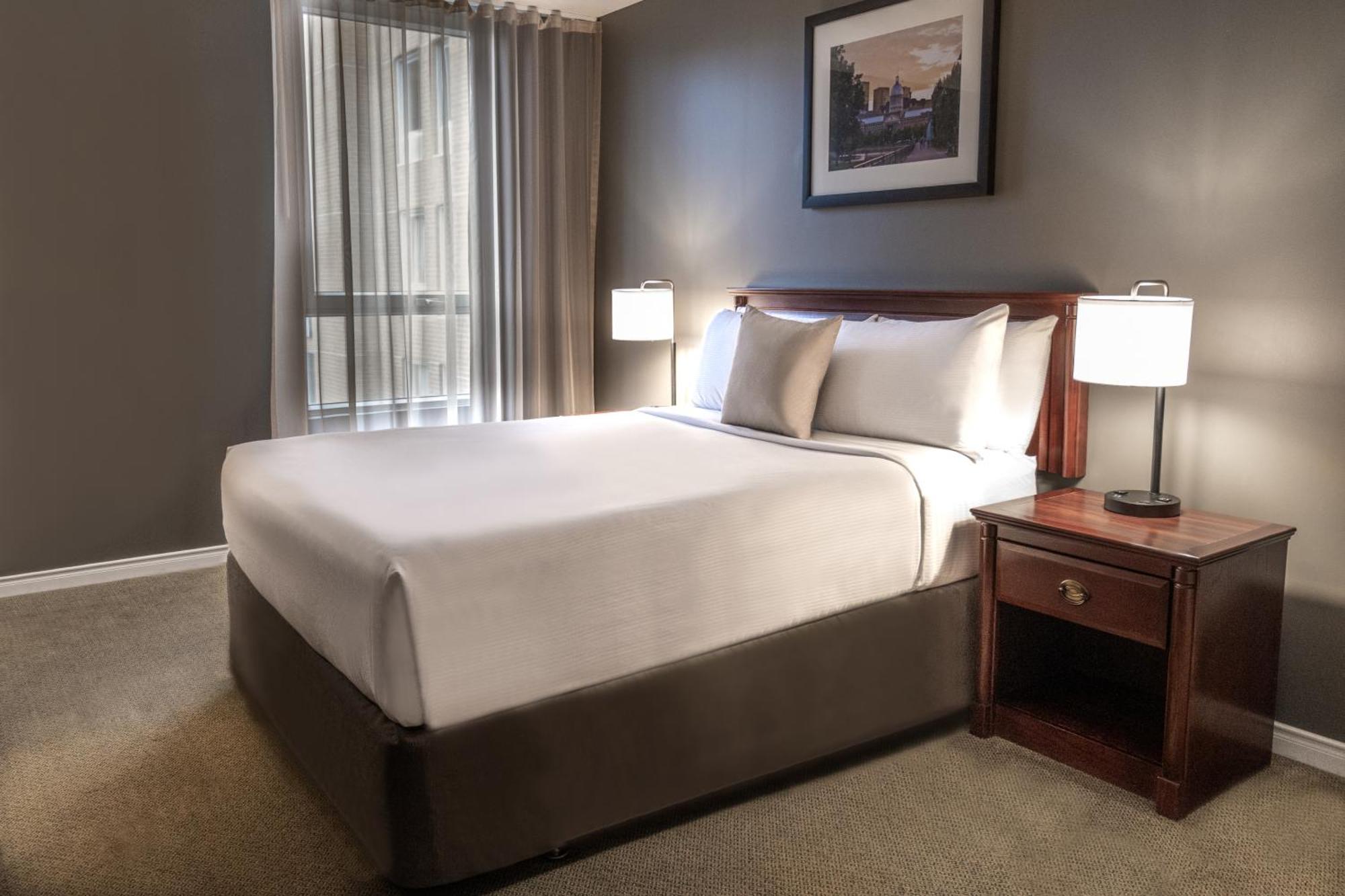 Hotel Faubourg Montreal Centre-Ville Downtown Экстерьер фото