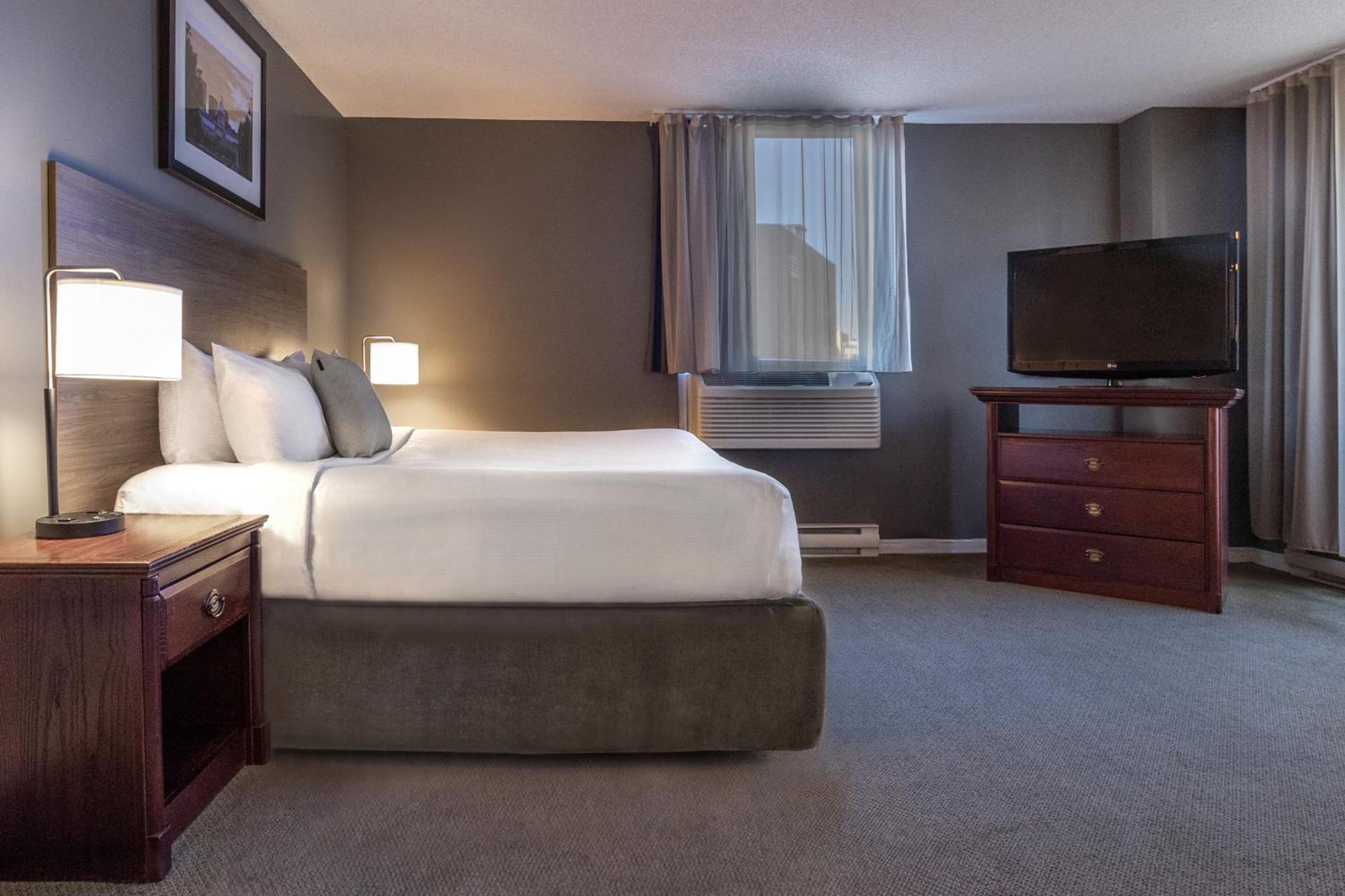 Hotel Faubourg Montreal Centre-Ville Downtown Экстерьер фото